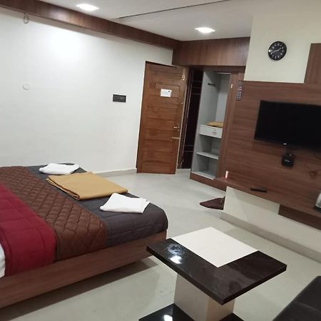 Grand Meridian Vinnamangalam Exterior photo