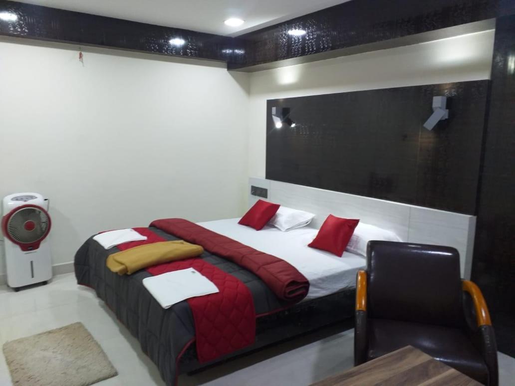 Grand Meridian Vinnamangalam Exterior photo