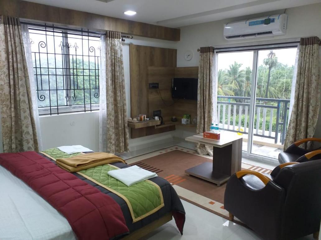 Grand Meridian Vinnamangalam Exterior photo