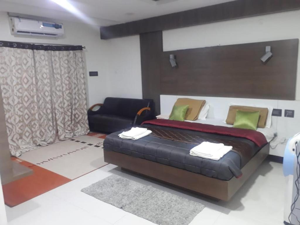 Grand Meridian Vinnamangalam Exterior photo