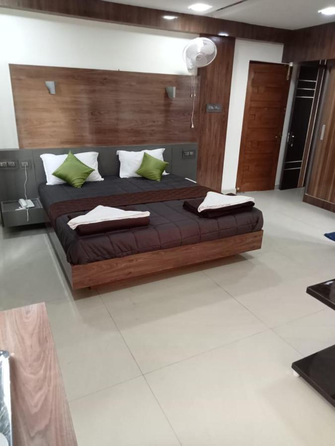 Grand Meridian Vinnamangalam Exterior photo